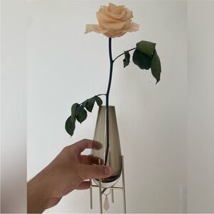 ISO VENUS ET FLUER VASE ANY CONDITION PLEASE CONTACT ME!!